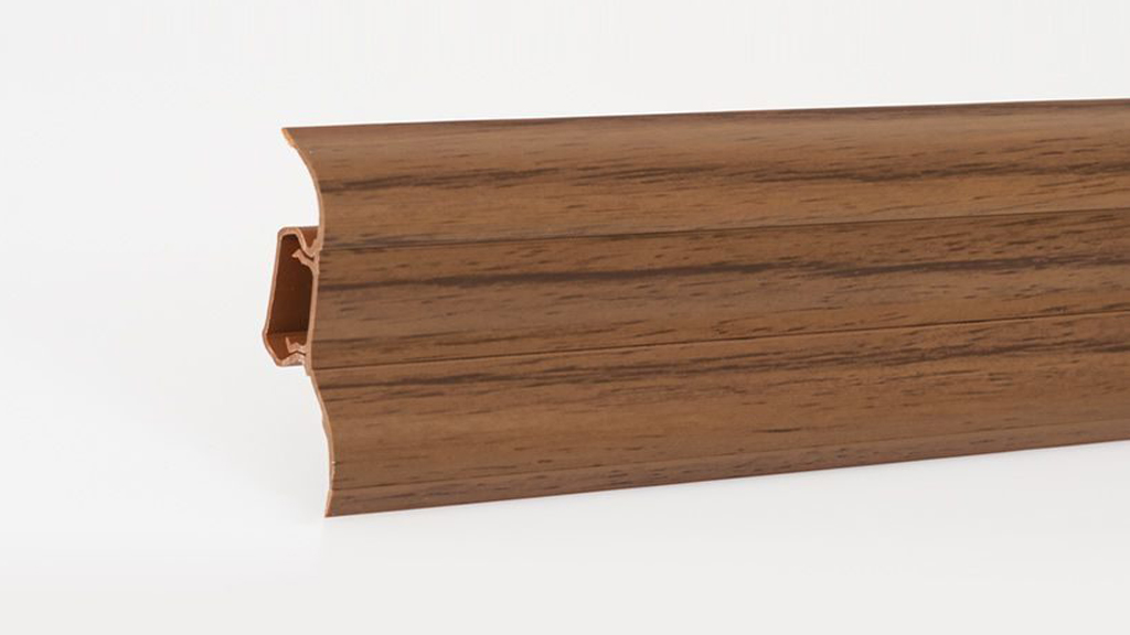 плинтус пвх.jpg